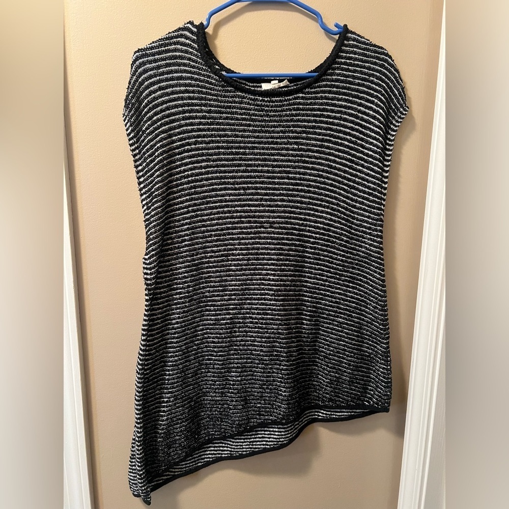 EILEEN FISHER medium tank Organic Cotton Black White Hi Low Hem Side Slit